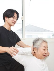 高齢者(シニア)世代が楽しみながら運動を続けるためのポイント〜理学療法士トレーナーの観点から〜